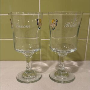 Vintage-Style Bride and Groom Glass Set Wedding Toasting Glasses